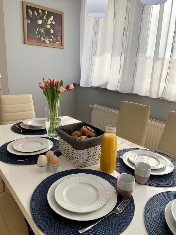 Modern Two Bedroom Flat With Balcony Lenti Zewnętrze zdjęcie